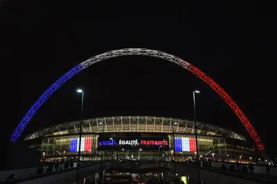 Lo stadio, l’emblema del calcio che il terrore vuole aggredire