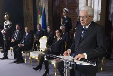 Migranti, Mattarella: “Fermezza in Ue su crisi. Italia vuole risposte non battute”