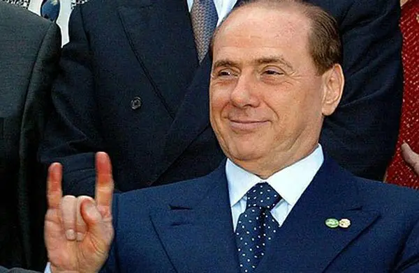 “l’Italia finirà come la Grecia”, ecco i rapporti shock agli Usa sul governo Berlusconi