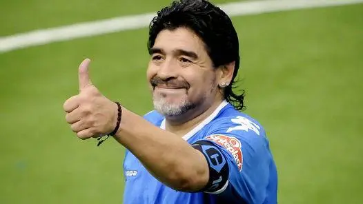 Maradona torna ad allenare: si occuperà di una squadra della serie B messicana