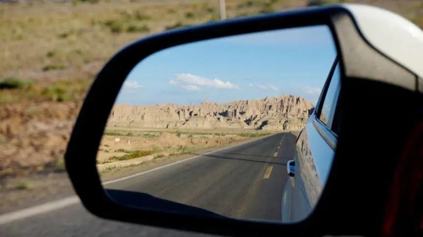 Auto, potrebbe finire l’era dello specchietto retrovisore