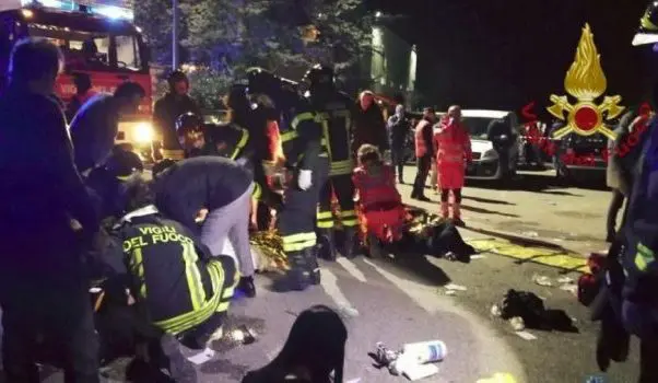 Panico in discoteca a Corinaldo per spray urticante: 6 morti nella calca al concerto del rapper Sfera Ebbasta, oltre cento feriti