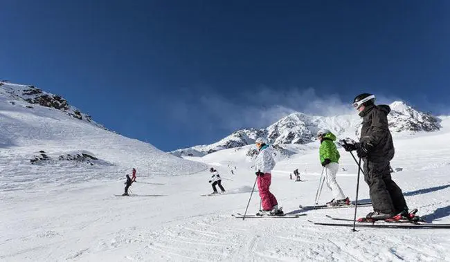 Questa immagine ha l'attributo alt vuoto; il nome del file è Skiarea-Pejo-ph-M_Corriero-650x379.jpg