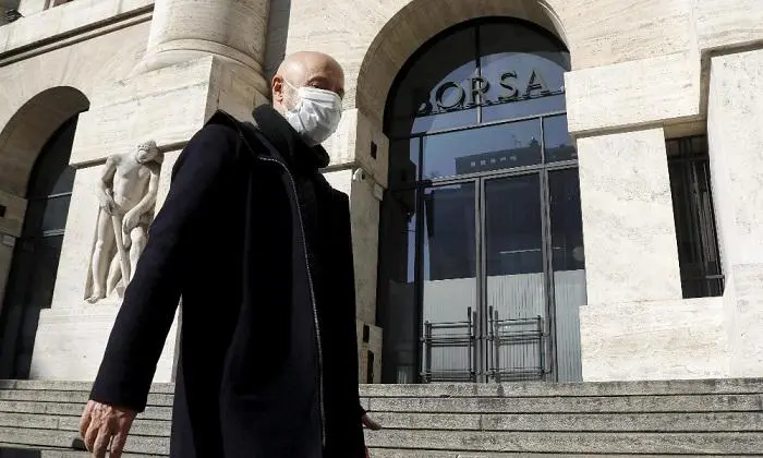 Borsa:Milano prosegue tonica, corre Fca