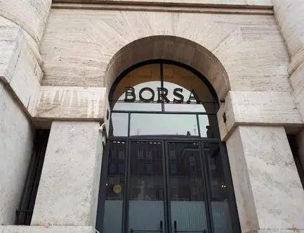 Borsa: Milano tiene (+0,4%), calma Mps, scivola Diasorin