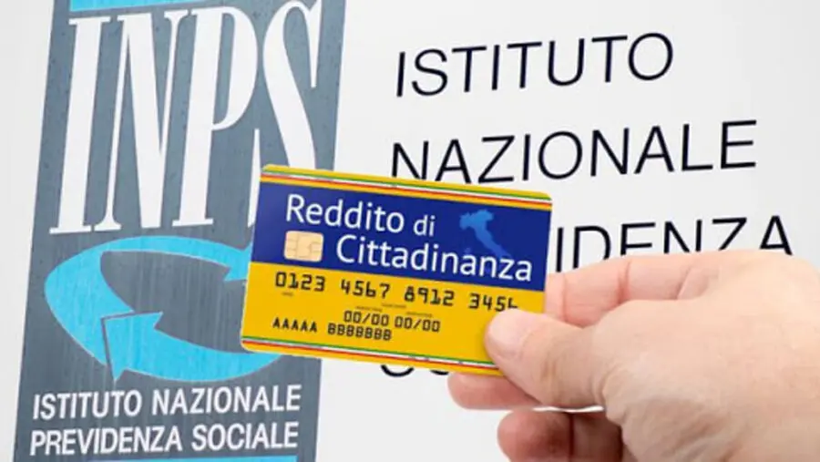 Reddito di cittadinanza, prima la stretta poi lo stop