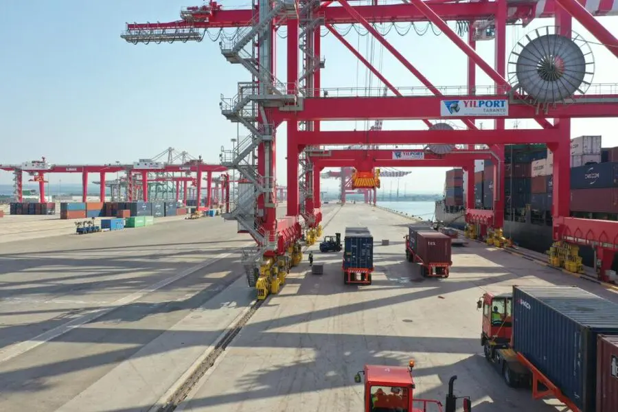 Taranto, il terminal container del porto tenta di uscire dalle difficoltà