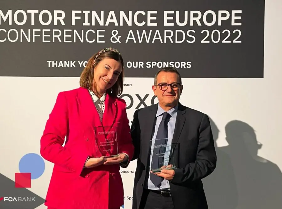 FCA Bank vince due premi ai Motor Finance Europe Awards: “Digital Innovation of the Year” e “Best ESG/Sustainability Initiative of the Year”