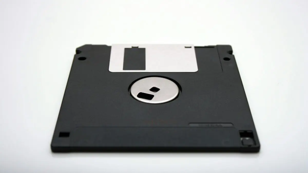 Il Giappone dice finalmente addio ai floppy disk