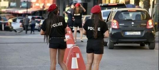 In Libano poliziotte in short sexy, l’idea del sindaco per attirare turisti