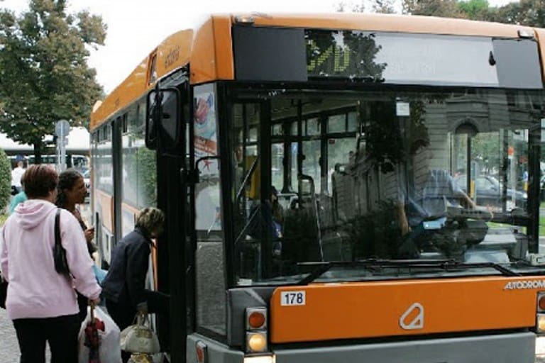 Solo l’1,3% degli autobus in Italia è elettrico: il parco circolante ha bisogno di un rinnovo